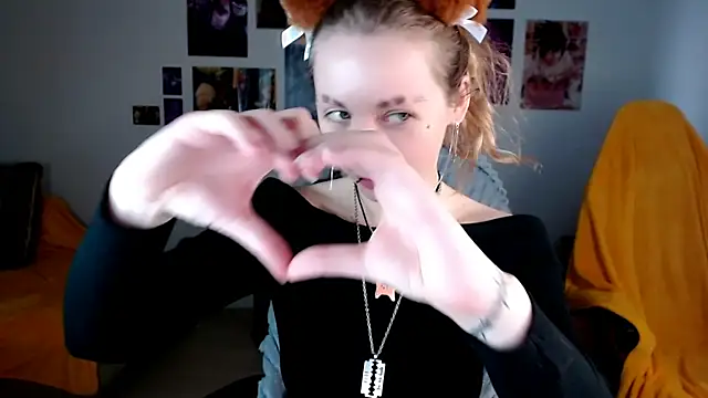 Nica Kawaii online show from April 15, 2026, 2:10 pm