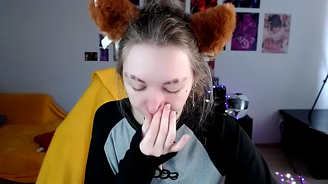 Nica Kawaii online show from April 23, 2026, 7:04 am