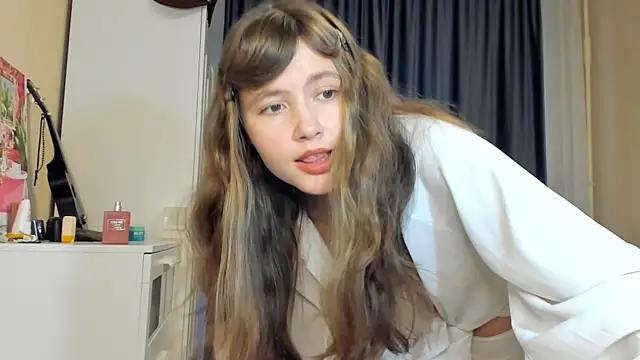 Snapshot of MaryannSofts chatting on August 5, 2026, 1:38 pm MaryannSofts online show from August 5, 2026, 1:38 pm