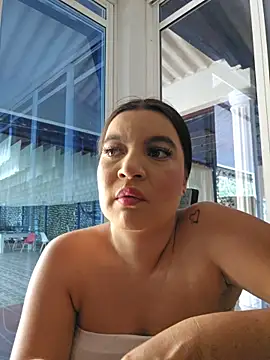 Snapshot of Pretty_Julieta chatting on June 4, 2026, 9:08 pm Pretty Julieta online show from June 4, 2026, 9:08 pm