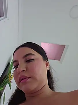 Snapshot of Pretty_Julieta chatting on July 23, 2026, 8:16 pm Pretty Julieta online show from July 23, 2026, 8:16 pm
