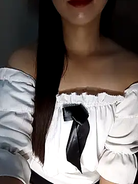 Snapshot of Fiona_2026 chatting on May 11, 2026, 2:13 am Fiona 2026 online show from May 11, 2026, 2:13 am