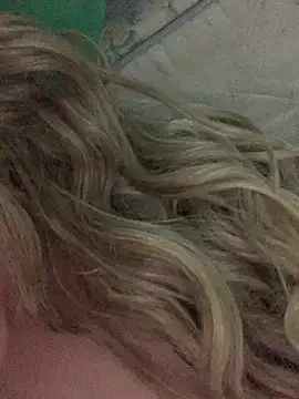 gatinhaloirinha online show from March 7, 2026, 2:40 am