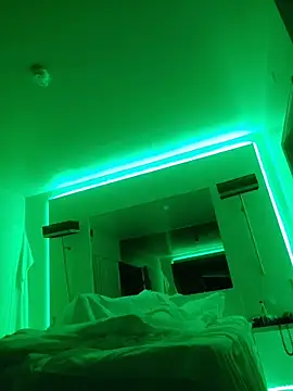 Snapshot of Coupl3chaud chatting on March 14, 2026, 9:59 am Coupl3chaud online show from March 14, 2026, 9:59 am