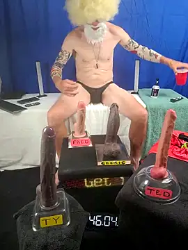 Snapshot of FantasyMan-BiWM chatting on April 15, 2026, 3:56 am FantasyMan-BiWM online show from April 15, 2026, 3:56 am