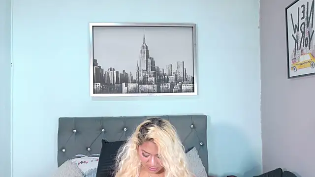 Snapshot of IvonnyBon_gh chatting on May 28, 2026, 3:25 am IvonnyBon gh online show from May 28, 2026, 3:25 am