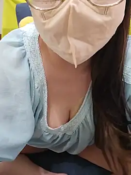 Snapshot of ayumidesu chatting on August 6, 2026, 5:24 am ayumidesu online show from August 6, 2026, 5:24 am