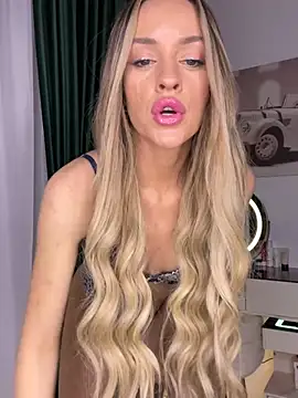 KatieCutieXooo online show from April 8, 2026, 8:54 pm