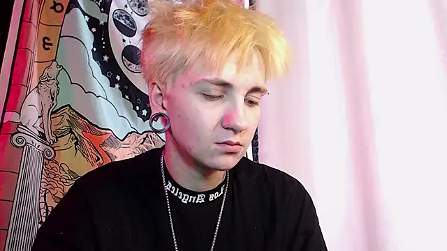 ray-taylorrr online show from March 23, 2026, 1:33 pm