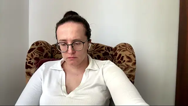 SofiaTease online show from April 1, 2026, 1:41 pm