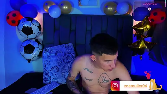 Zoe Axel1 online show from July 3, 2026, 8:04 pm
