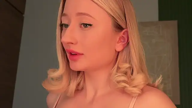 Snapshot of Wendy_Amberr chatting on March 13, 2026, 4:34 pm Wendy Amberr online show from March 13, 2026, 4:34 pm