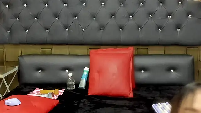 Snapshot of CaroBeltran chatting on May 23, 2026, 7:24 pm CaroBeltran online show from May 23, 2026, 7:24 pm