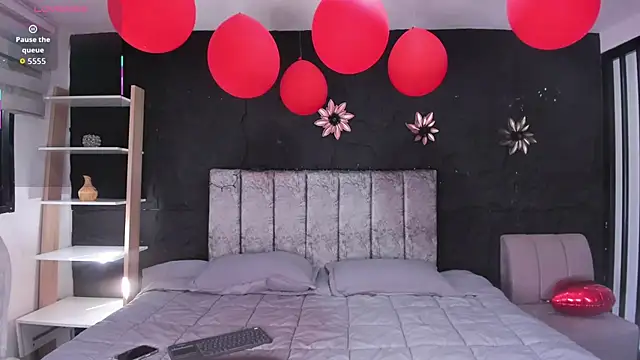 TylerCross  online show from April 26, 2026, 7:55 pm