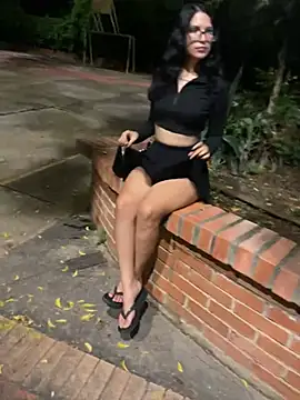 Petite Artemis online show from April 18, 2026, 4:37 am