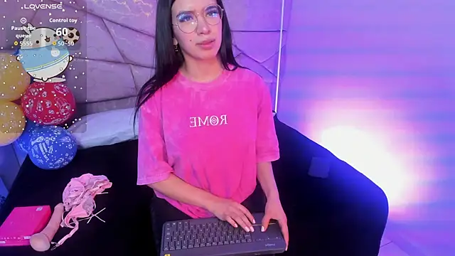 Snapshot of Amara_Velle chatting on June 16, 2026, 1:00 pm Amara Velle online show from June 16, 2026, 1:00 pm