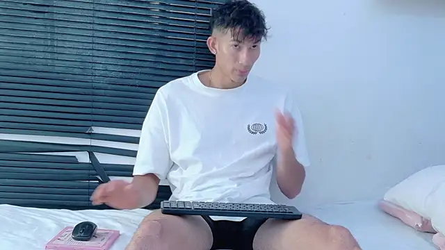 angel boy02 online show from July 1, 2026, 9:04 pm