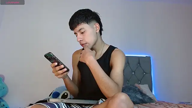 Snapshot of Sebas_fire4 chatting on May 6, 2026, 3:49 pm Sebas fire4 online show from May 6, 2026, 3:49 pm