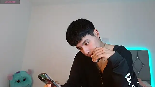 Sebas fire4 online show from April 30, 2026, 3:52 pm