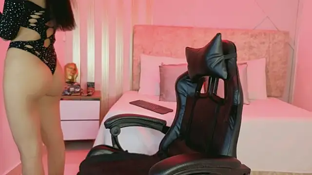 j belle  online show from March 10, 2026, 1:04 pm