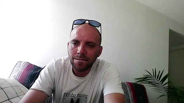 Snapshot of experiencelove chatting on July 1, 2026, 5:46 pm experiencelove online show from July 1, 2026, 5:46 pm