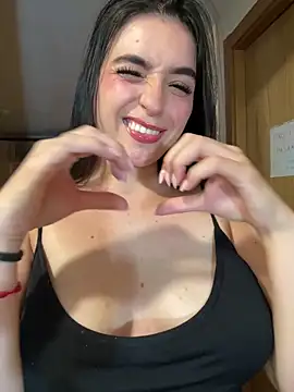 Snapshot of Isa_bunny777 chatting on May 31, 2026, 9:37 pm Isa bunny777 online show from May 31, 2026, 9:37 pm