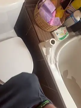 Snapshot of nikos_17 chatting on March 7, 2026, 9:05 am nikos 17 online show from March 7, 2026, 9:05 am