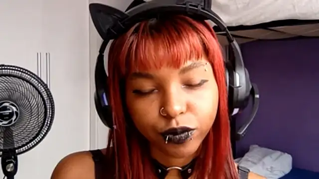 emilycloves online show from March 21, 2026, 2:32 pm