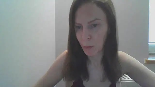 Snapshot of AnnaTight chatting on June 24, 2026, 8:35 am AnnaTight online show from June 24, 2026, 8:35 am