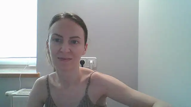 Snapshot of AnnaTight chatting on July 10, 2026, 8:58 am AnnaTight online show from July 10, 2026, 8:58 am
