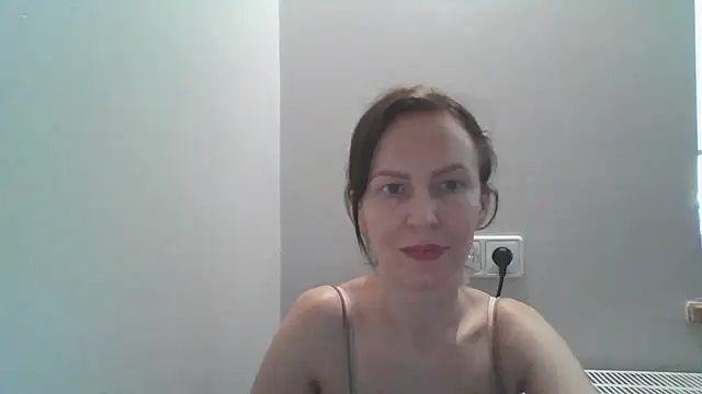 Snapshot of AnnaTight chatting on August 5, 2026, 8:19 am AnnaTight online show from August 5, 2026, 8:19 am