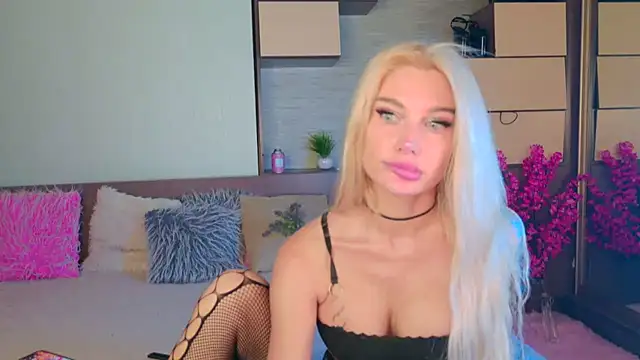 AlexaRayss online show from July 14, 2026, 2:05 am