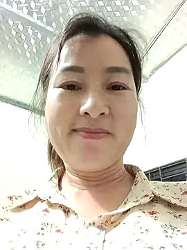 Snapshot of Yuhi3d chatting on May 5, 2026, 3:04 pm Yuhi3d online show from May 5, 2026, 3:04 pm