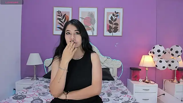 YayaQueen online show from July 15, 2026, 12:01 pm