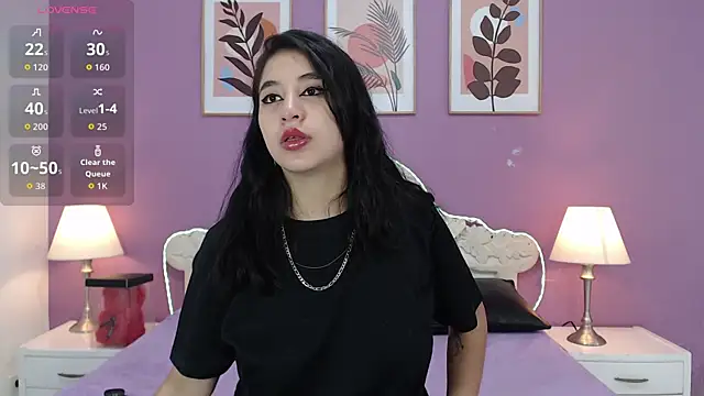 YayaQueen online show from July 24, 2026, 11:39 am