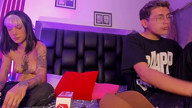 dalhia and hades online show from April 24, 2026, 12:18 pm