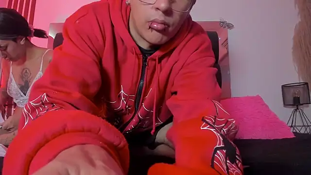 dalhia and hades online show from April 13, 2026, 12:31 pm