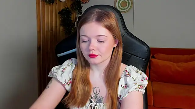 ElinaVale online show from April 26, 2026, 5:10 pm