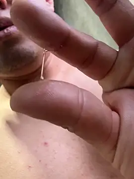 Snapshot of GoldenM95 chatting on March 10, 2026, 6:45 pm GoldenM95 online show from March 10, 2026, 6:45 pm