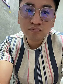 Snapshot of GoldenM95 chatting on March 21, 2026, 7:20 am GoldenM95 online show from March 21, 2026, 7:20 am