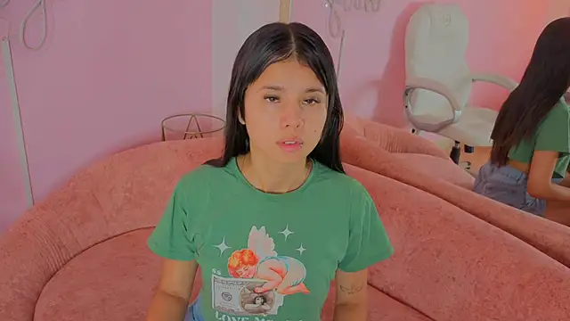 Tamara Ferrer online show from April 11, 2026, 10:08 am