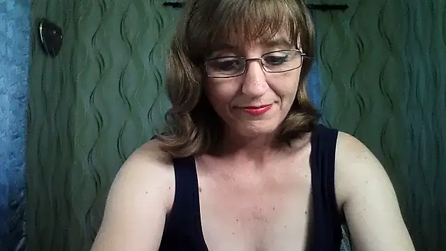 Alisaprice077 online show from June 21, 2026, 6:41 am