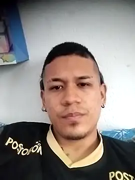 Snapshot of Paisa__Col77 chatting on March 11, 2026, 4:01 pm Paisa Col77 online show from March 11, 2026, 4:01 pm