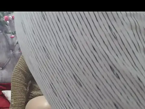 Snapshot of scarlet_rosse96 chatting on April 15, 2026, 12:53 pm scarlet rosse96 online show from April 15, 2026, 12:53 pm