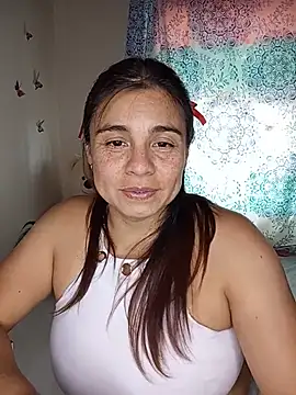 Snapshot of BettyBoo_w chatting on July 10, 2026, 8:42 pm BettyBoo w online show from July 10, 2026, 8:42 pm