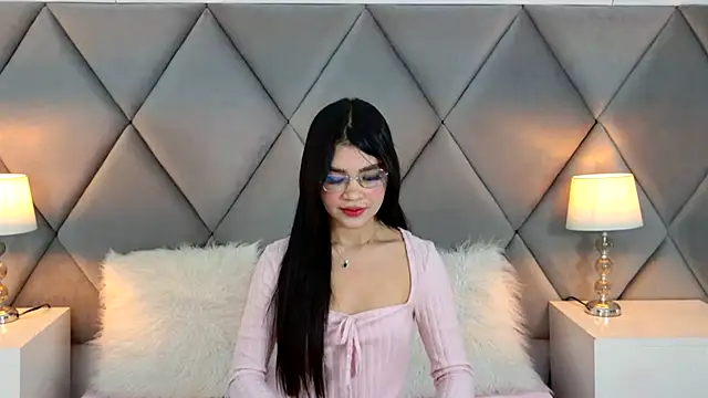 Snapshot of OliviaDiaz chatting on July 17, 2026, 12:08 am OliviaDiaz online show from July 17, 2026, 12:08 am
