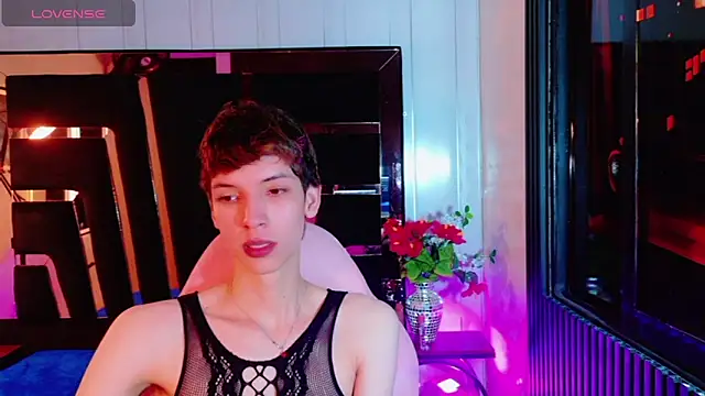 Snapshot of Stefany_PiInk chatting on May 18, 2026, 12:32 pm Stefany PiInk online show from May 18, 2026, 12:32 pm