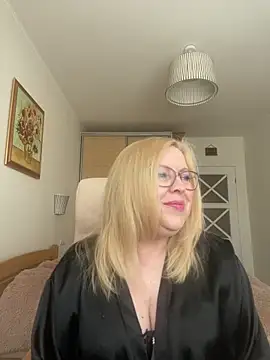 JanieLight53 online show from April 25, 2026, 1:14 pm
