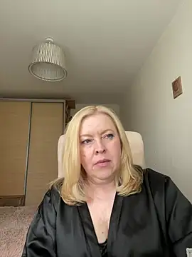 Snapshot of JanieLight53 chatting on July 4, 2026, 3:38 pm JanieLight53 online show from July 4, 2026, 3:38 pm
