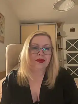 JanieLight53 online show from April 19, 2026, 6:21 pm